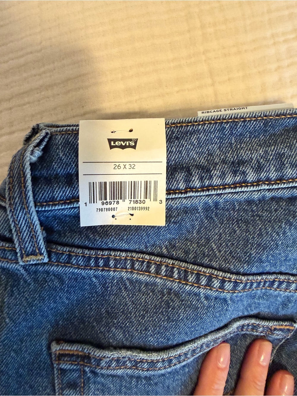 Levi’s Ribcage Straight Jeans - Picture 4 of 6
